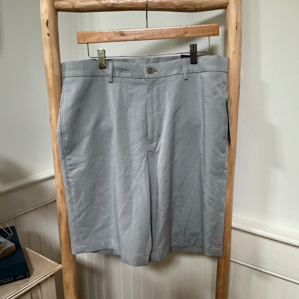 Walter Hagen Essentials Mens Gray Flat Front Golf Shorts Size 34 Performance New